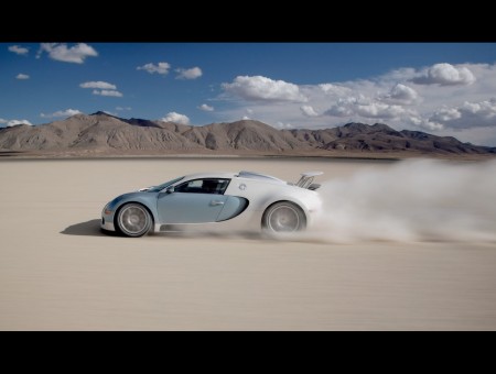 Bugatti Veyron in Desert