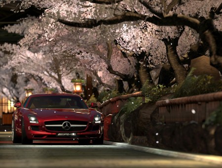 Stunning Mercedes at Night
