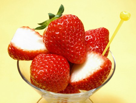 Munch-Me Strawberries Plate