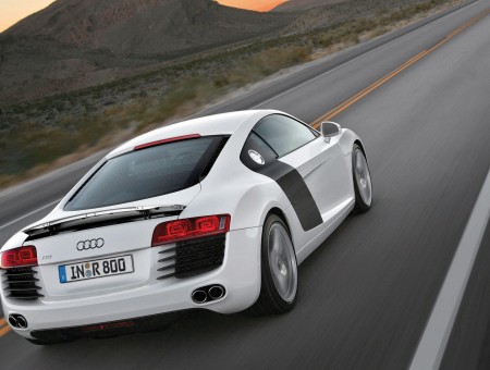 White Audi R8