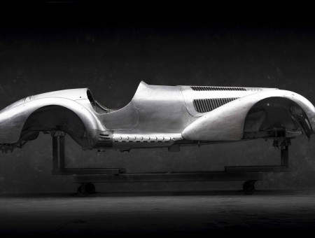 Gray Classic Alfa Romeo Racing Car Body Frame
