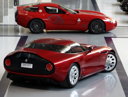 Red Alfa Romeo 8c