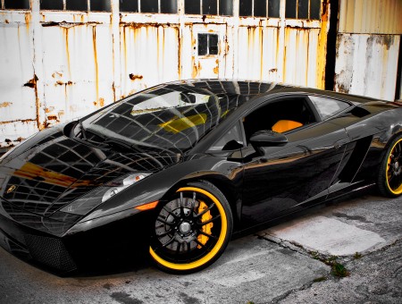Black Lamborghini Gallardo