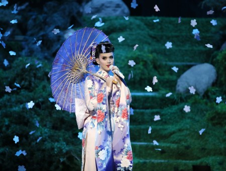 Women's White Blue And Pink Floral Kimono