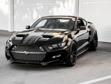 Black Ford Mustang Gt 2015