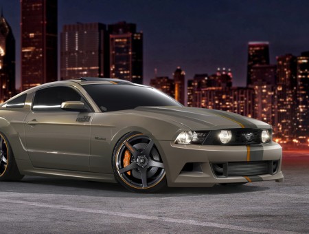 Gray Ford Mustang GT500