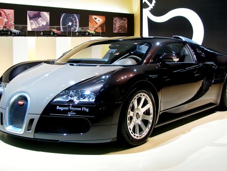 Black And Grey Bugatti Veyron