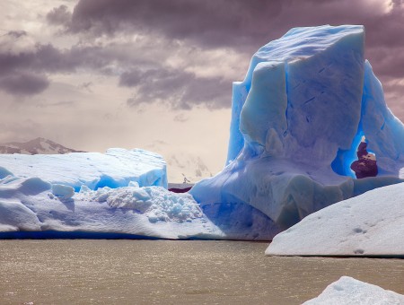 A beautiful photo of the iceberg