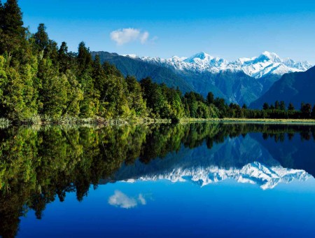 mountain in mirror lake