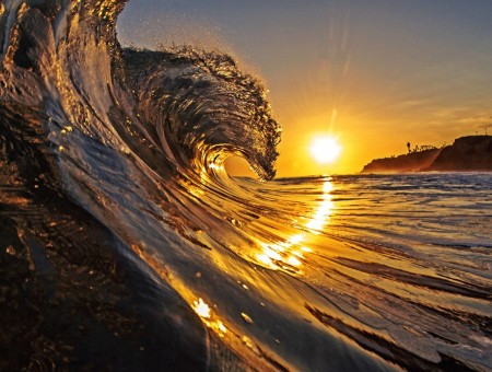 Wave of sea and sun