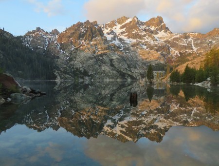 Mountains reflection in lake