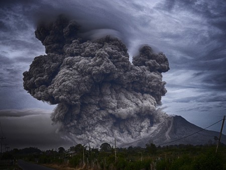 Eruption volcano